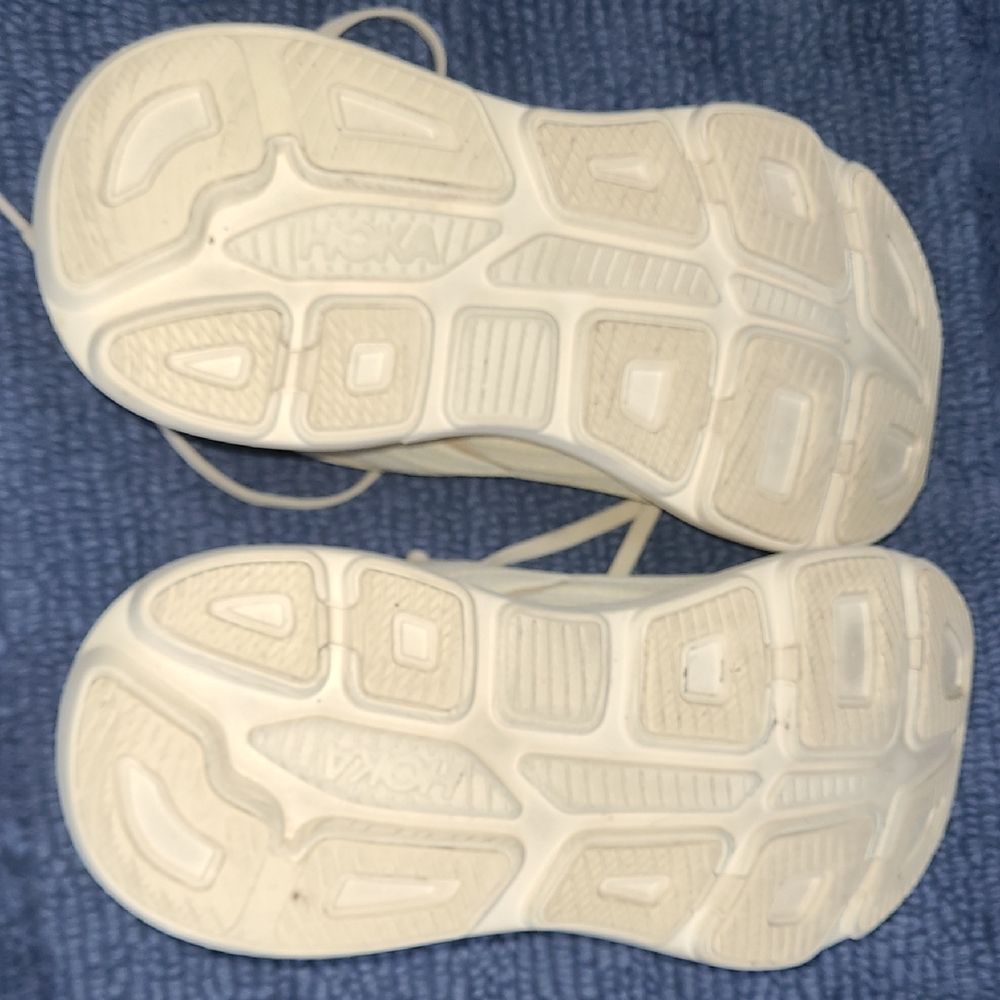 Hoka Women’s Cream/White Cushioned Running Shoes, 8 B8 - Picture 12 of 12